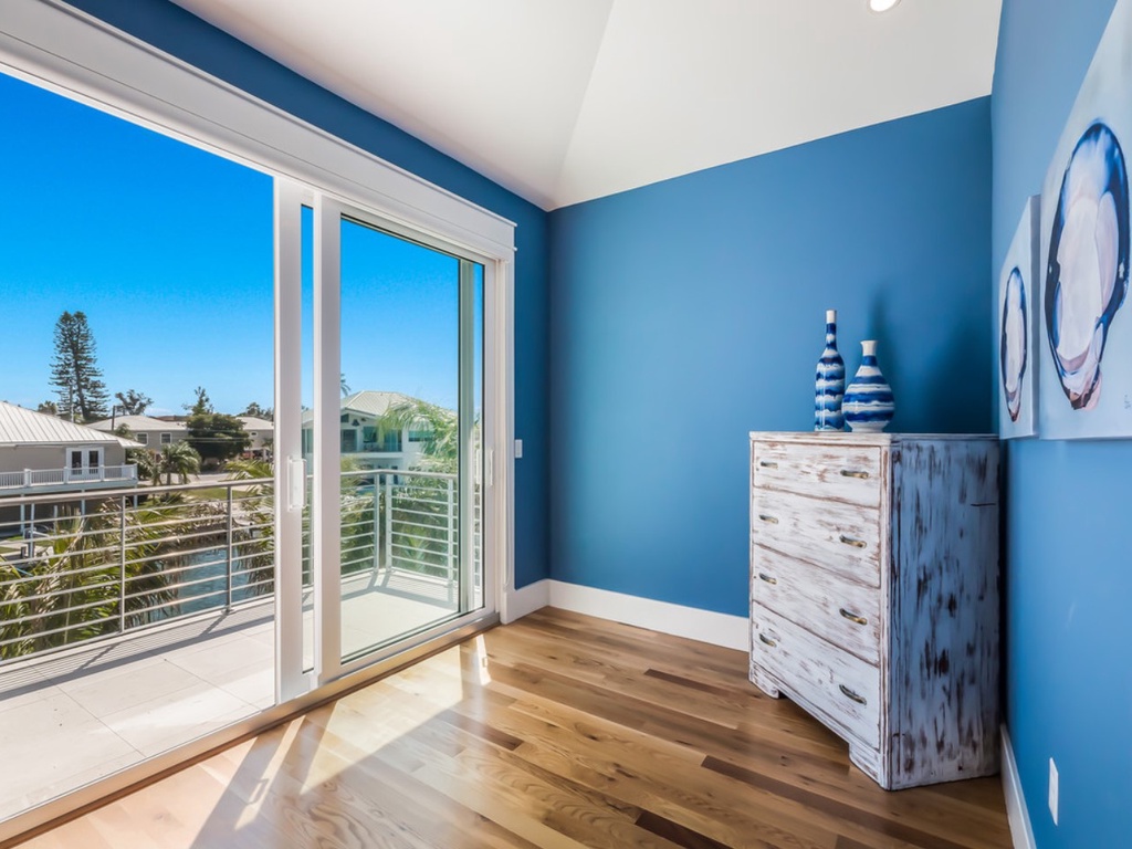 Primary Bedroom, Balcony