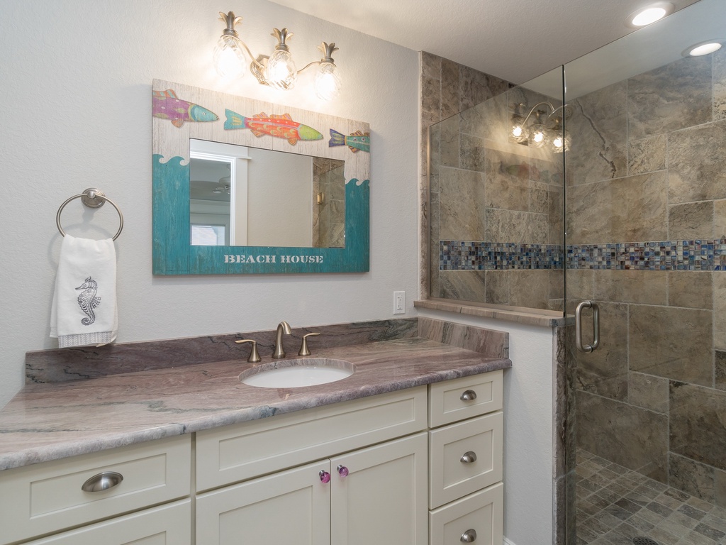 Second En-suite Bathroom