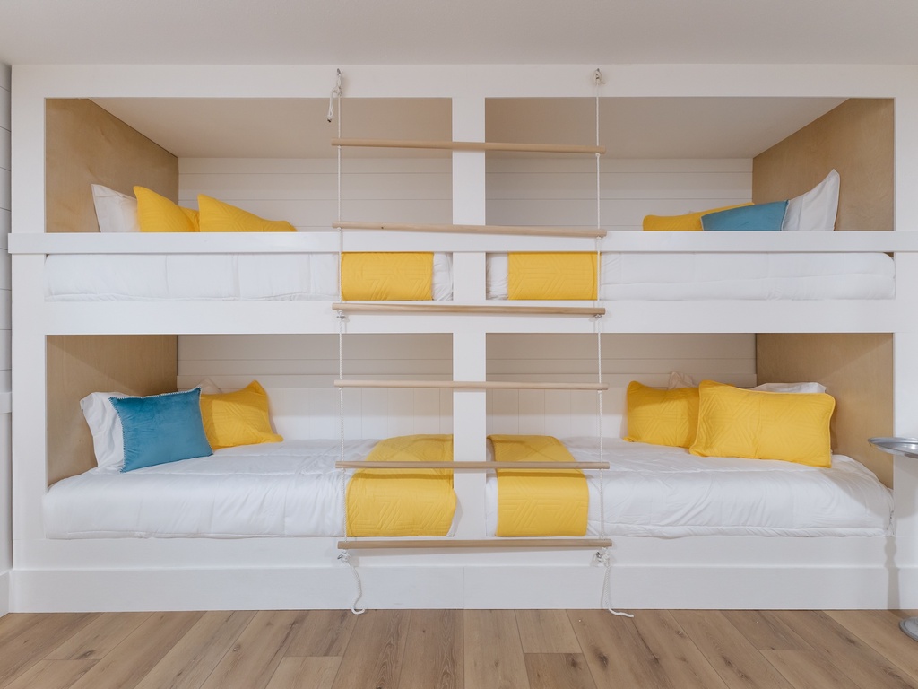 Two Twin/Twin Bunk Beds