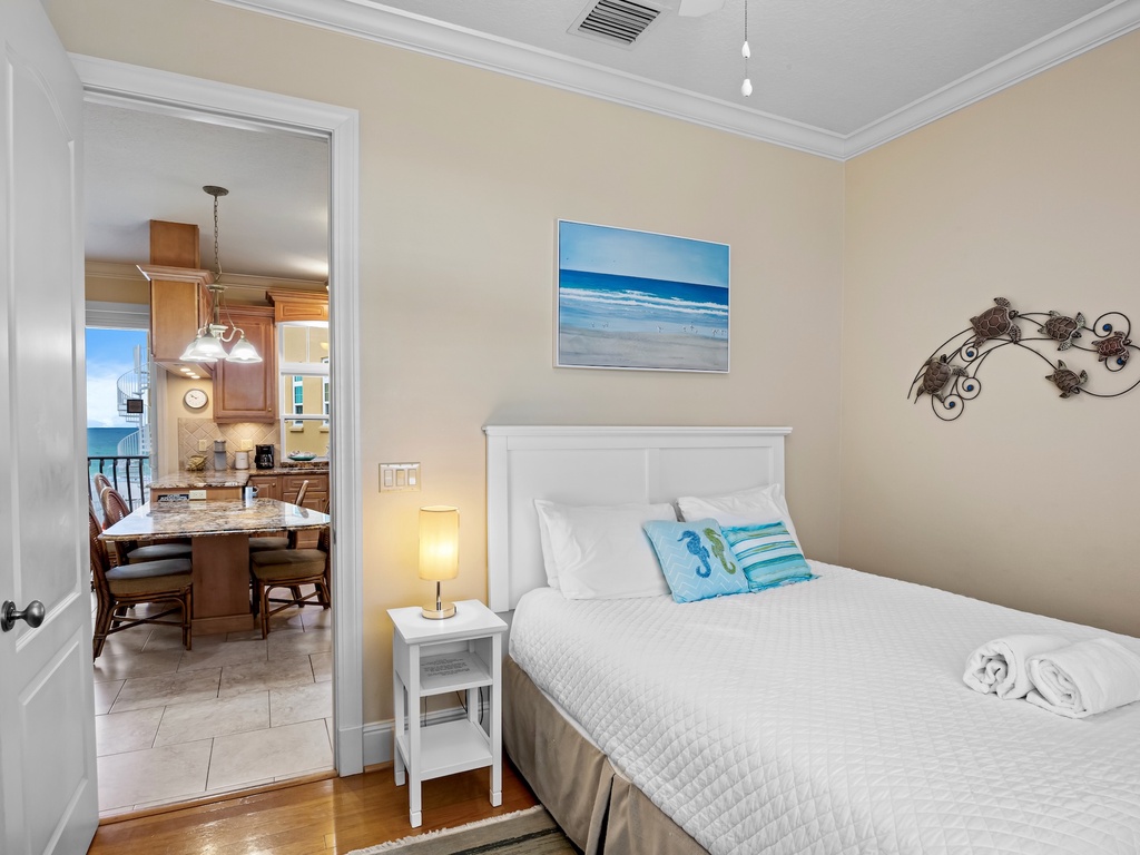 Second Bedroom, Queen