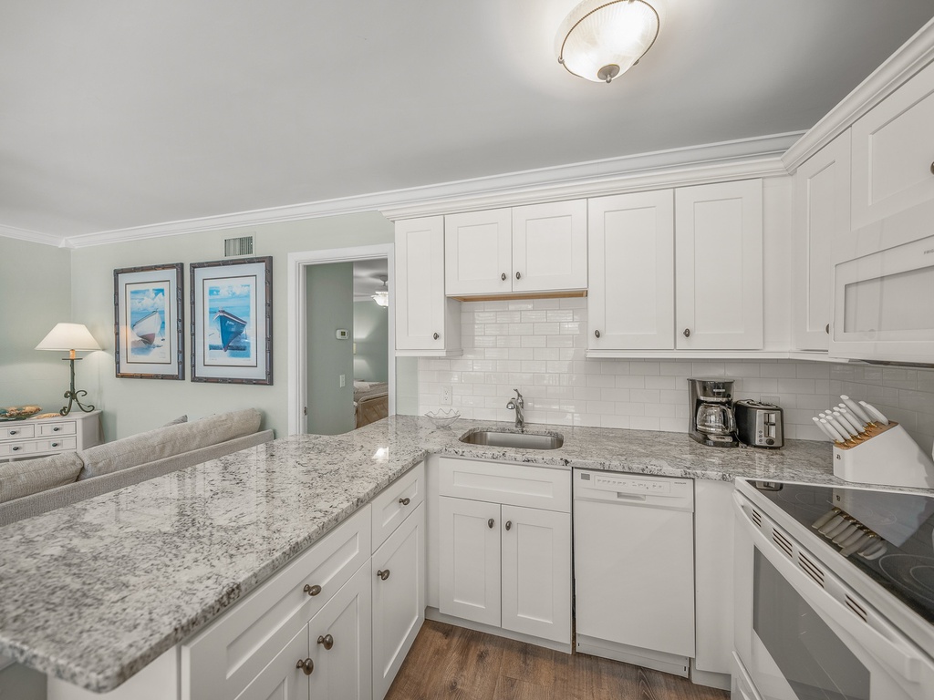 Fully Equipped Modern Kitchen