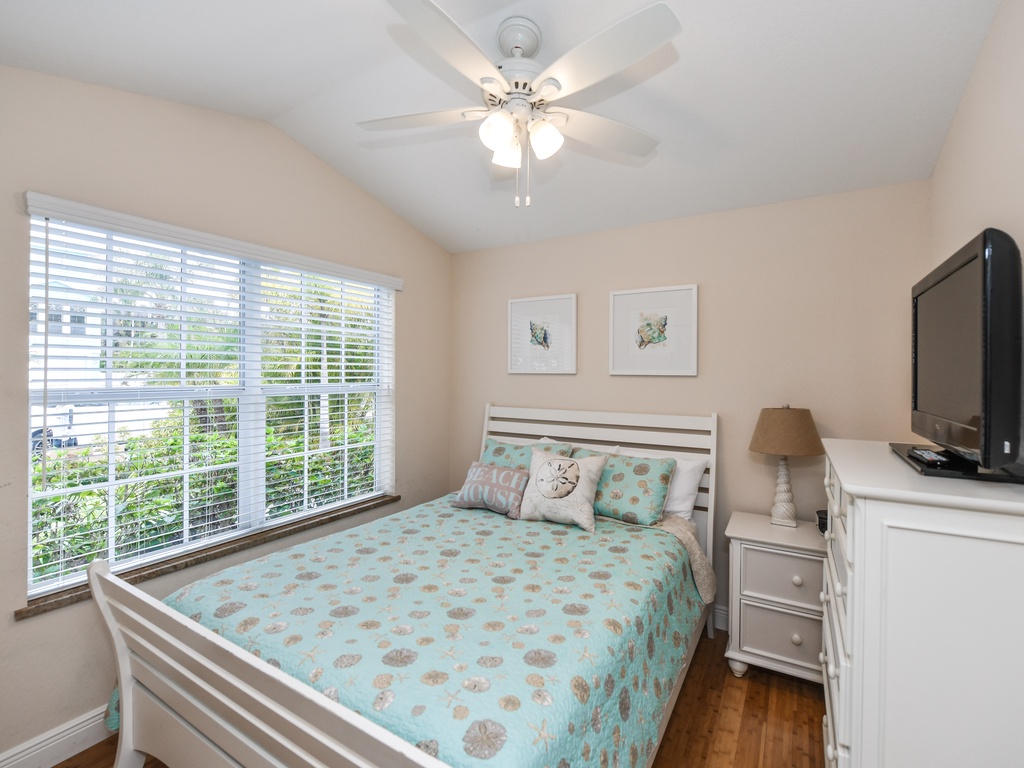 Second Bedroom, Queen, East Unit