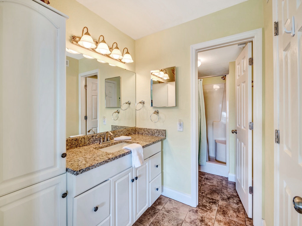 Primary Bathroom, Ensuite