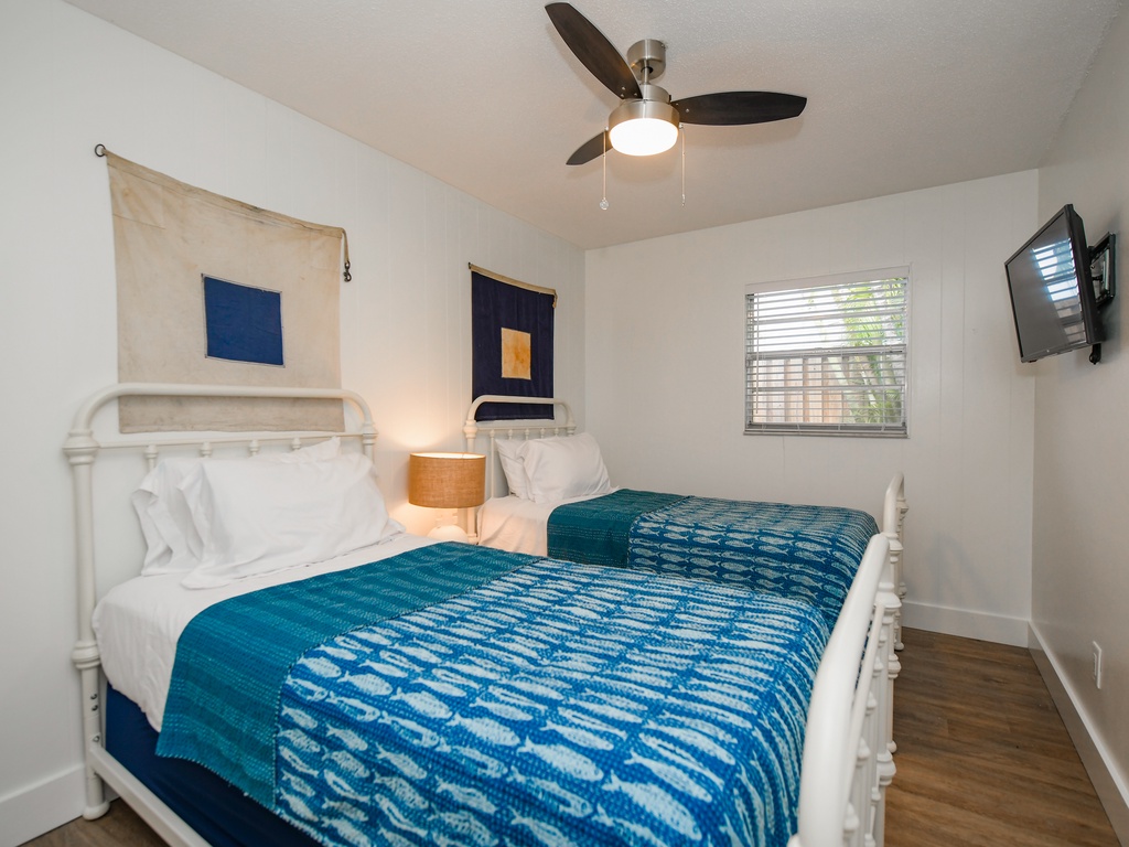 Second Bedroom - Two Twin Beds