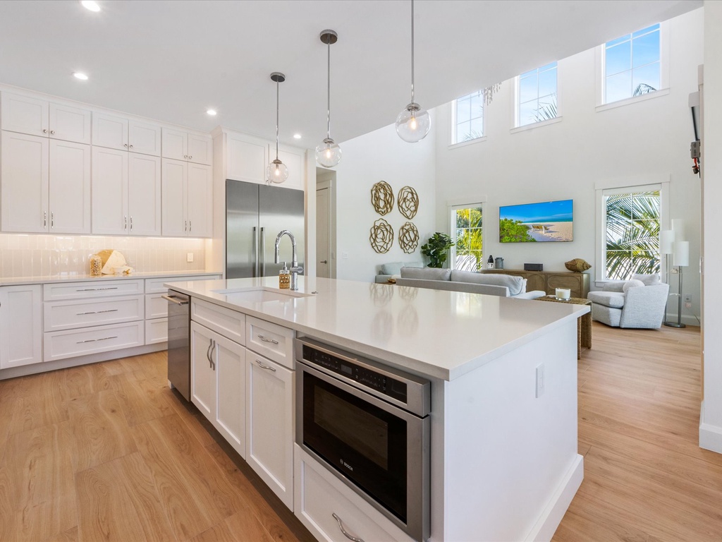 Central island ideal for meal prep