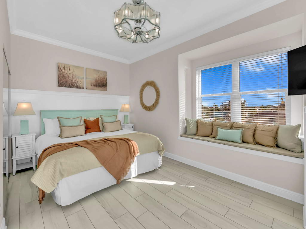 Additional Bedroom - King