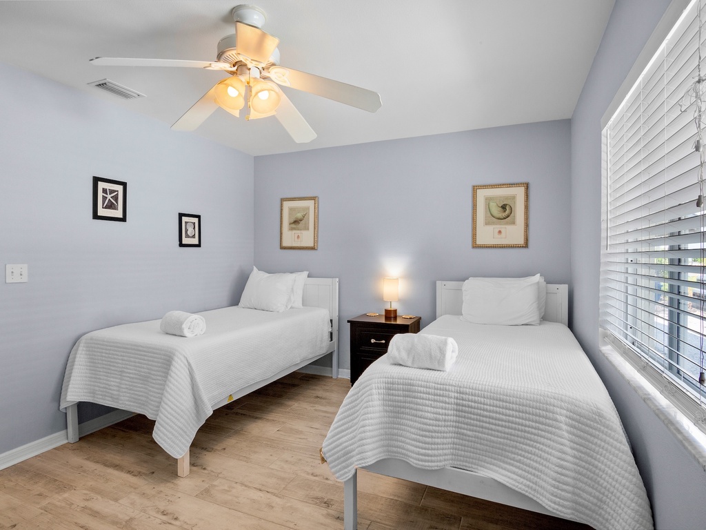 Second Bedroom - Two Twin beds