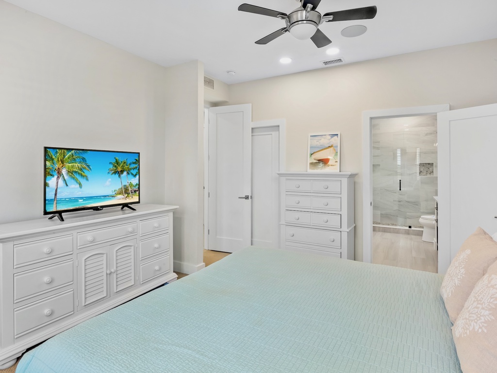 Second Bedroom, King