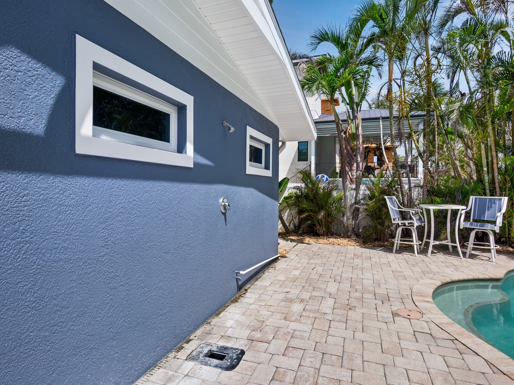 Tiki Sunshine by Anna Maria Vacations