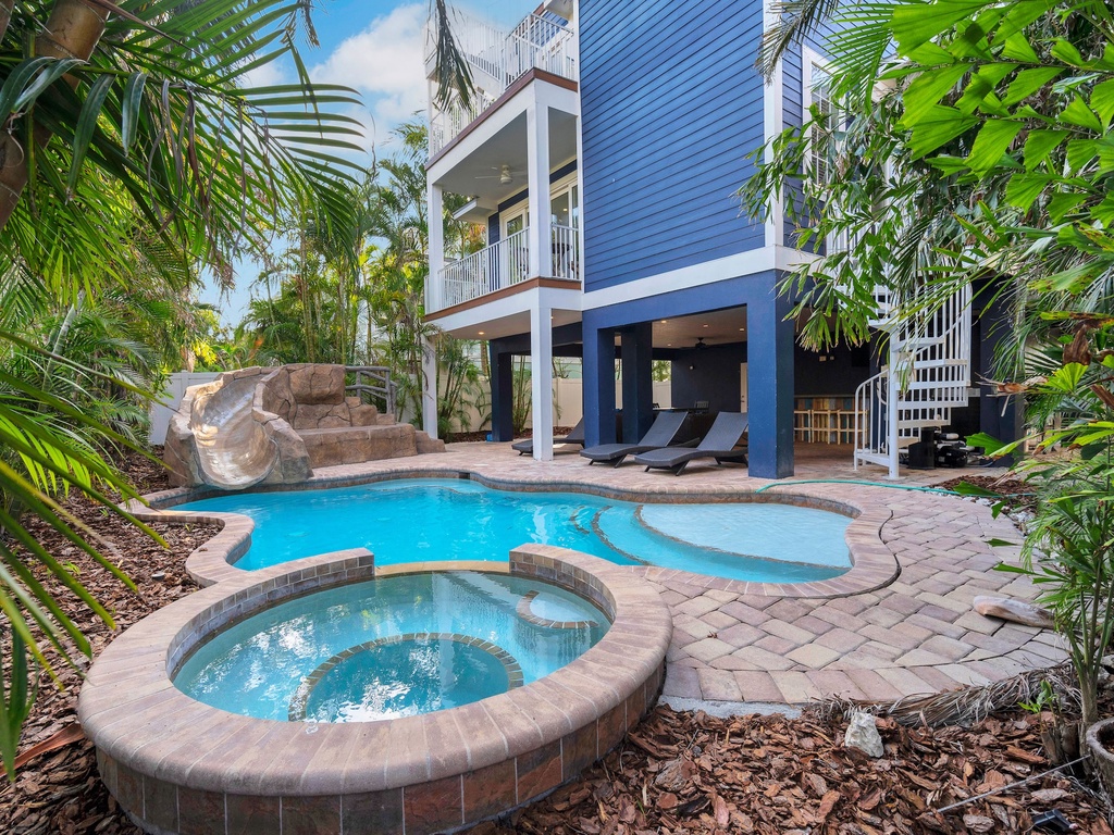 Private Pool and Spa