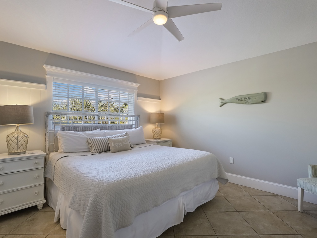 Fourth Bedroom (3rd Floor), King bed