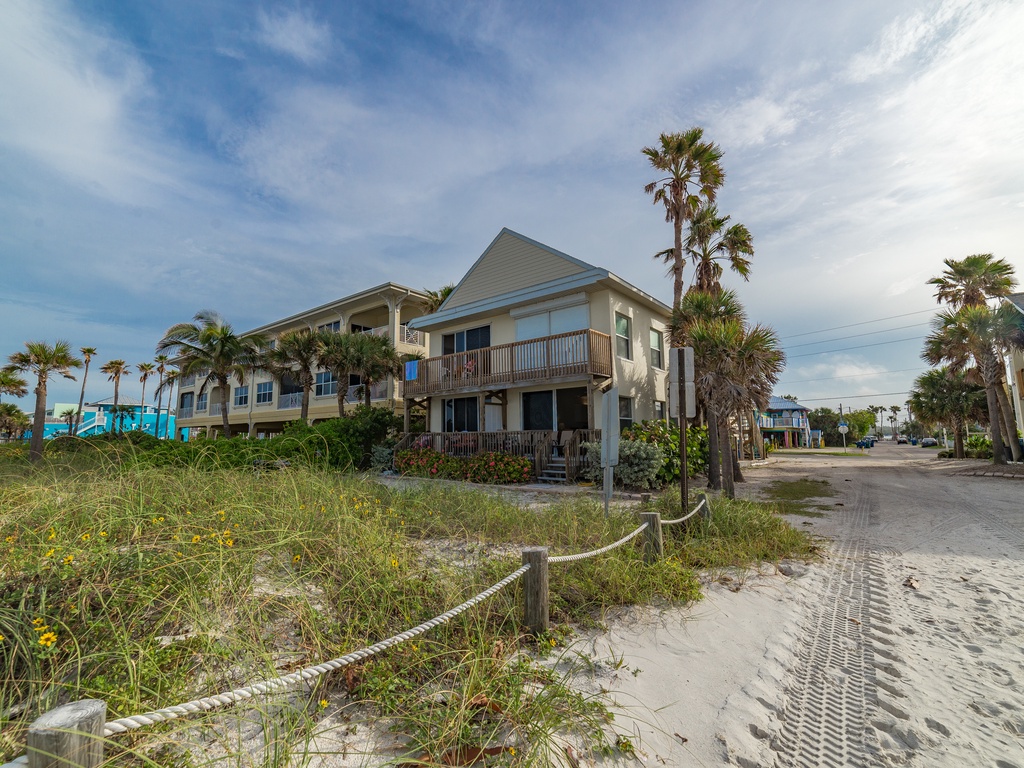 Captain Ron's Beach Pad