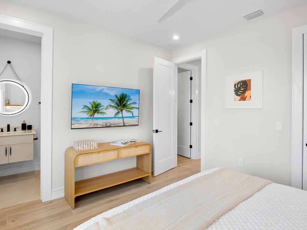 Fourth Bedroom, King