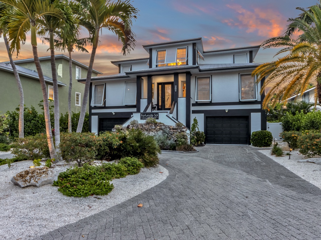 Grand Entrance and Design