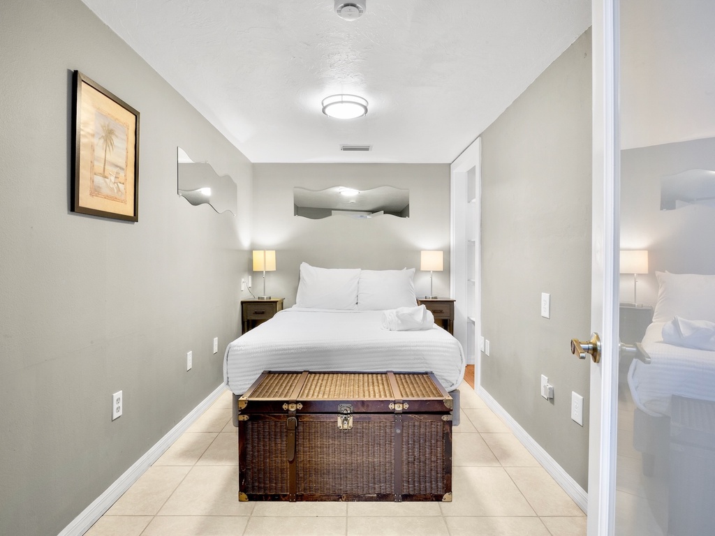 Second Bedroom, Full