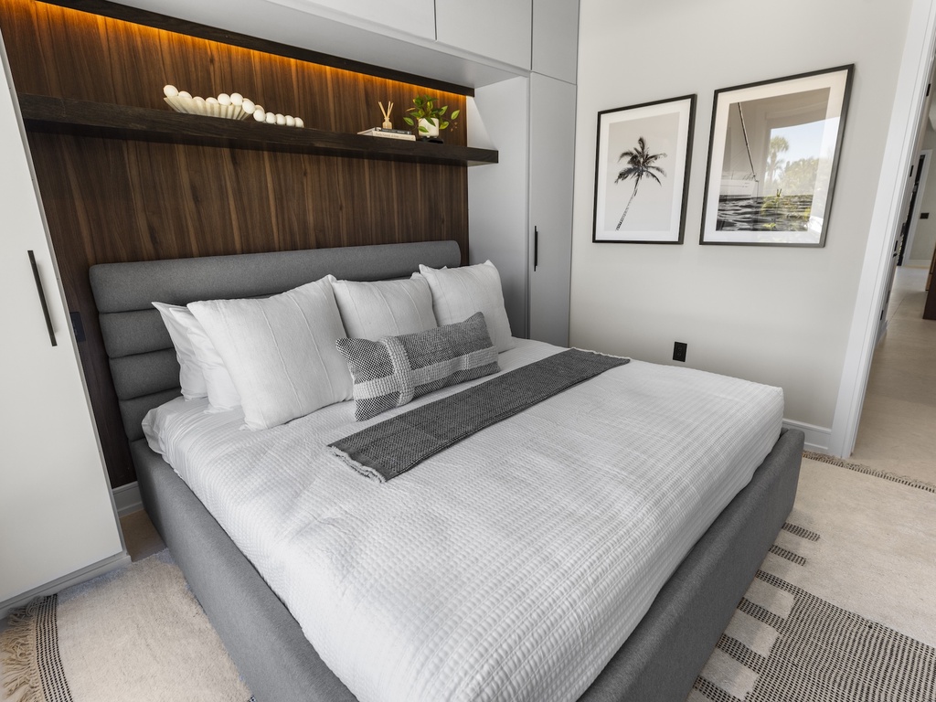 Third Bedroom, King bed