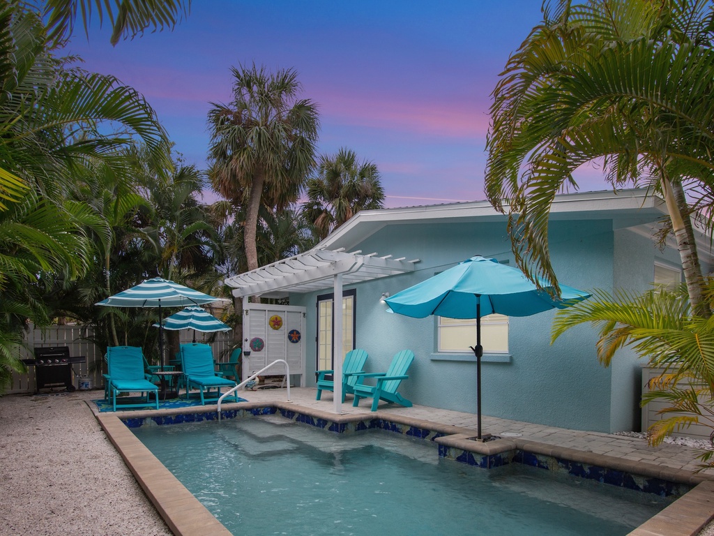 Private Pool and Swim-Up Umbrella