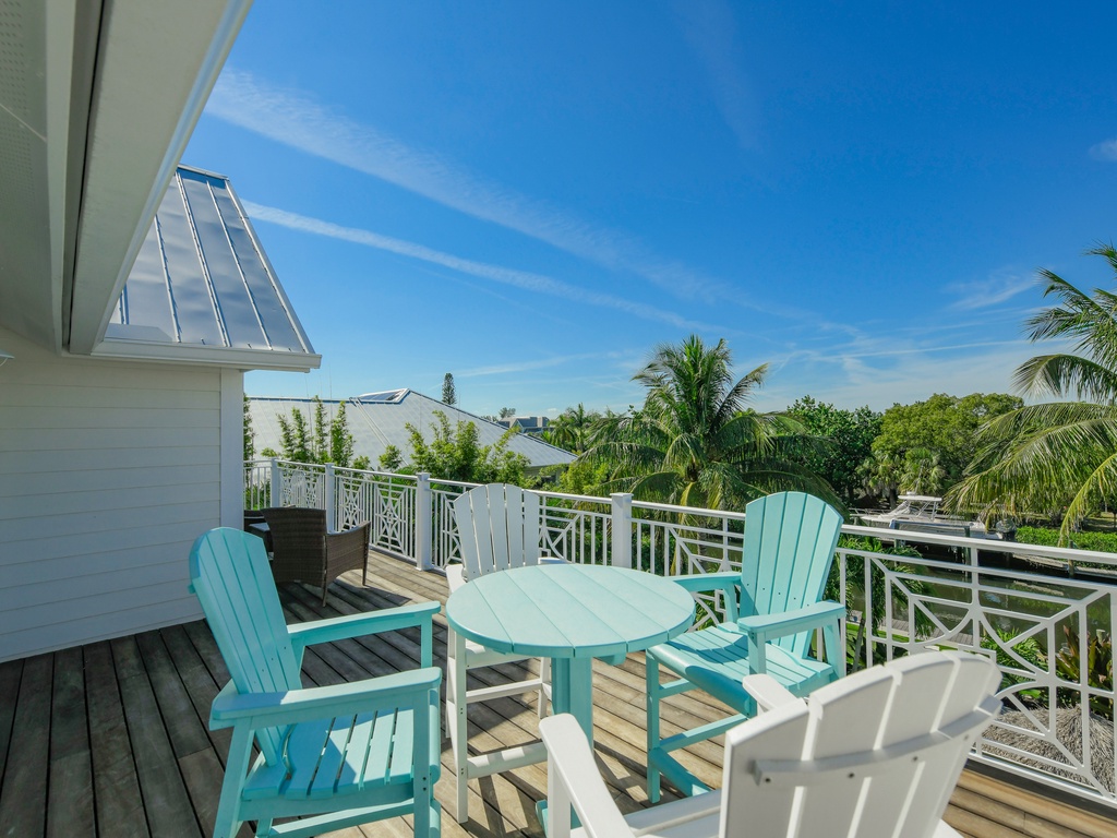 Serenity Beach - AMI Locals