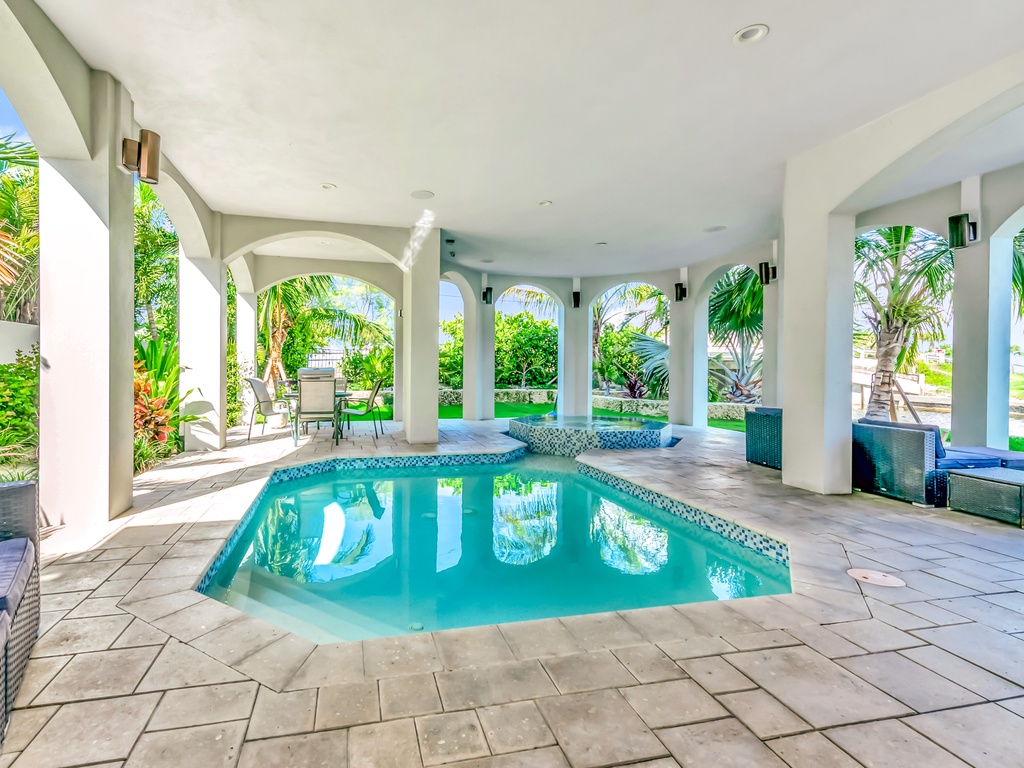 Private Pool and Spa