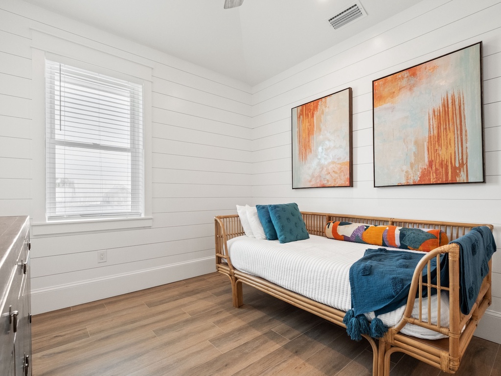 Sixth Bedroom - Twin Daybed