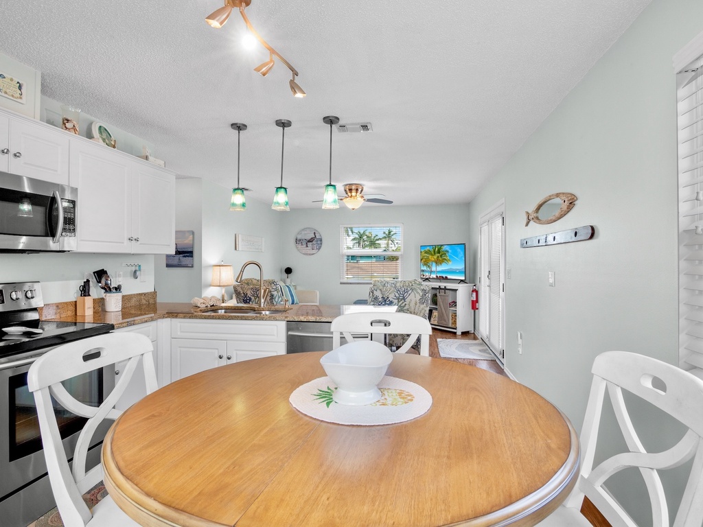 Dining Space for Group Gatherings