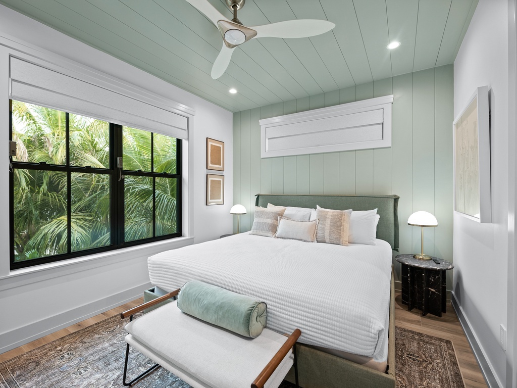 Second Bedroom, King