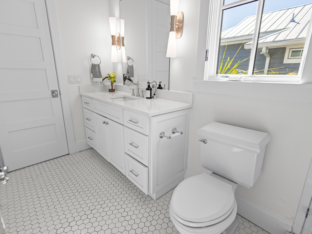 Sixth Bathroom, Ensuite