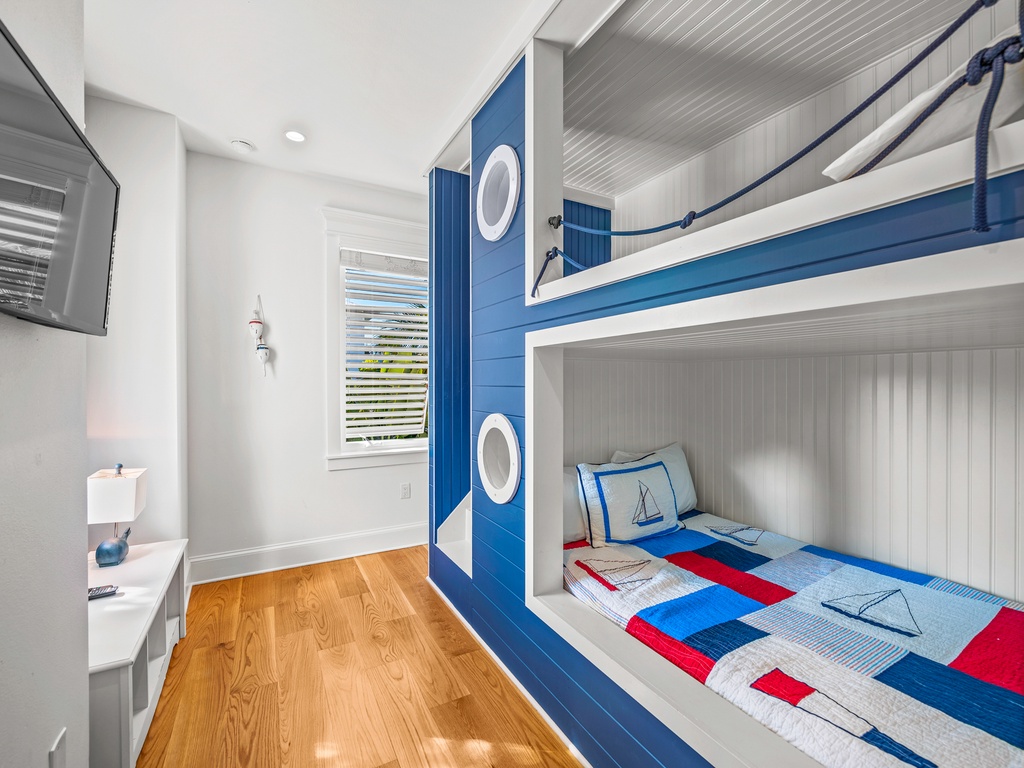 Sixth Bedroom, Full/Full Bunk