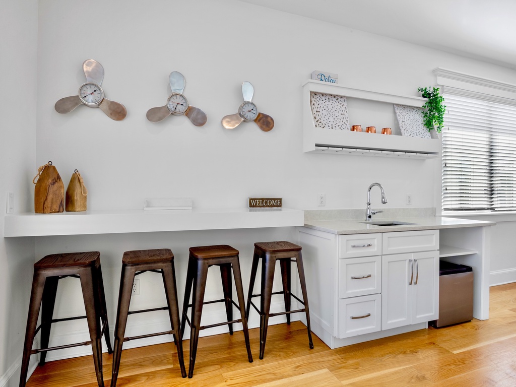 Wet Bar with Seating