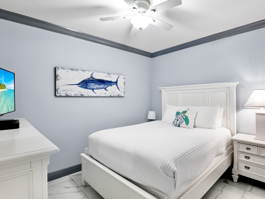 Second Bedroom, Queen