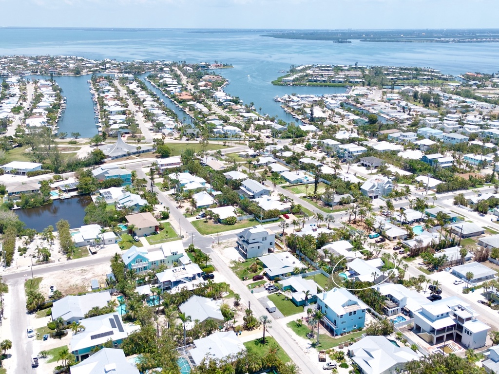 Island Chic by Anna Maria Island Accommodations