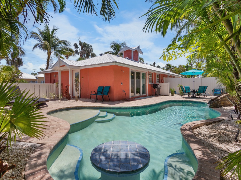 Private Pool, Swim Up Bar