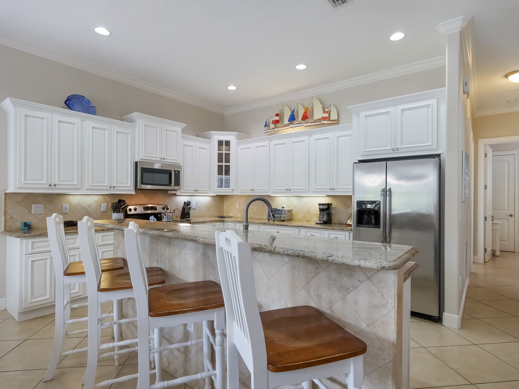 Kitchen island with spacious countertop