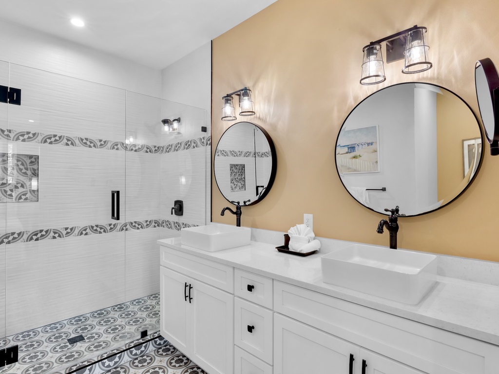 Primary Bedroom, Ensuite Bathroom