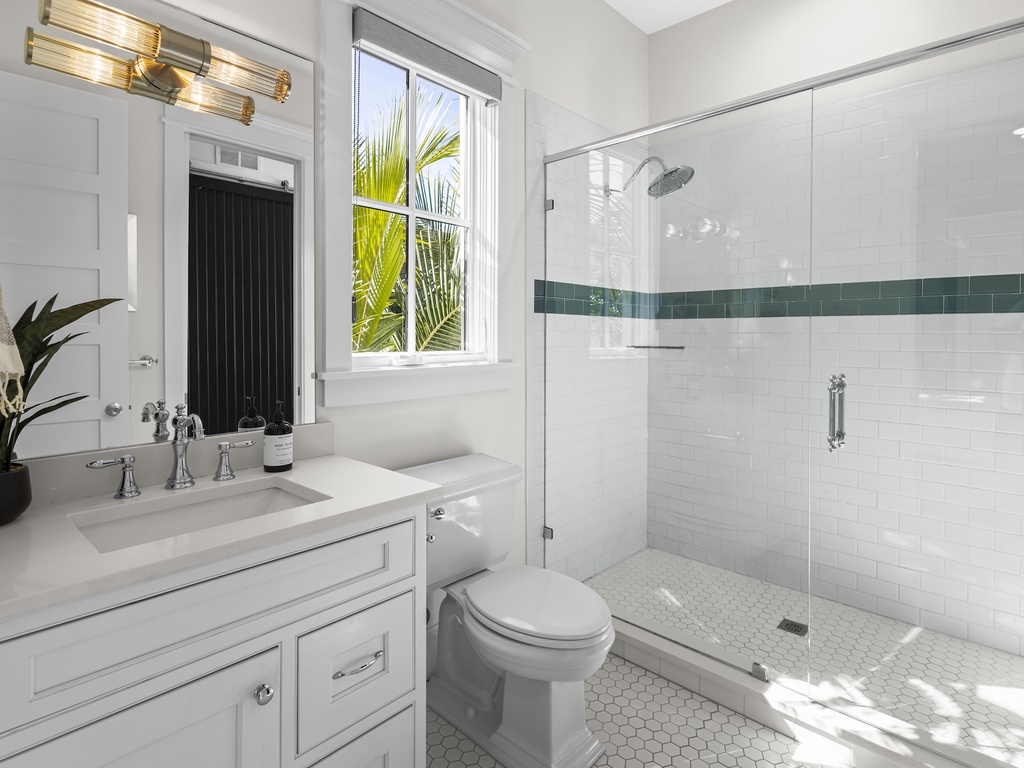 Seventh Bathroom, Ensuite