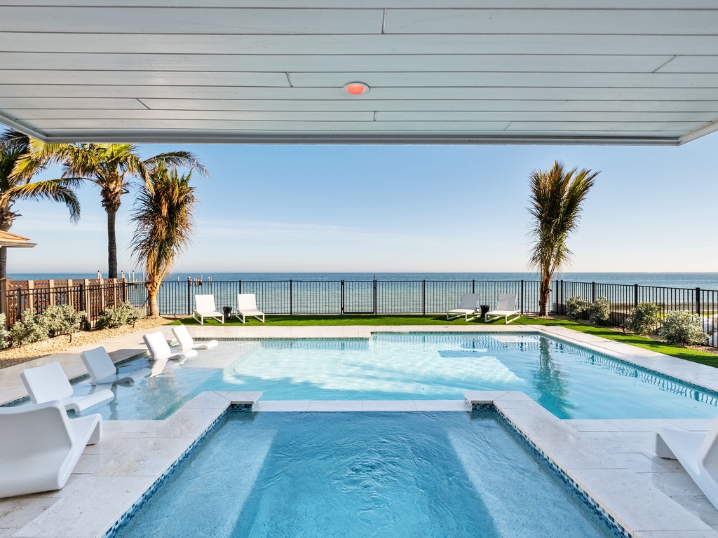 Private pool and spa