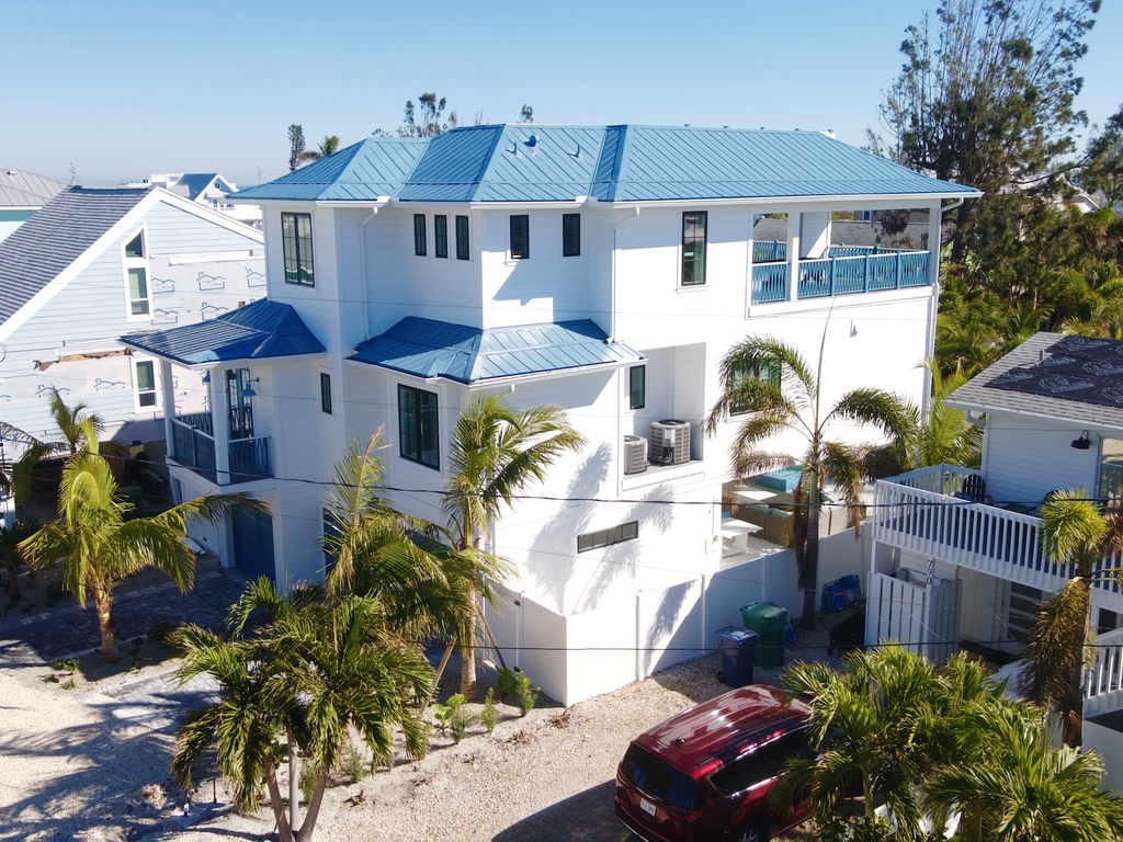 Love Me Blue by AMI Locals