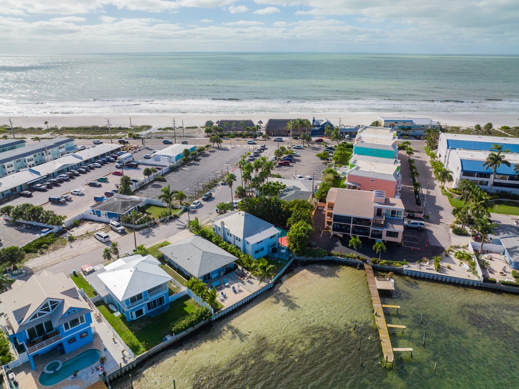 Bayfront, Close to Beach