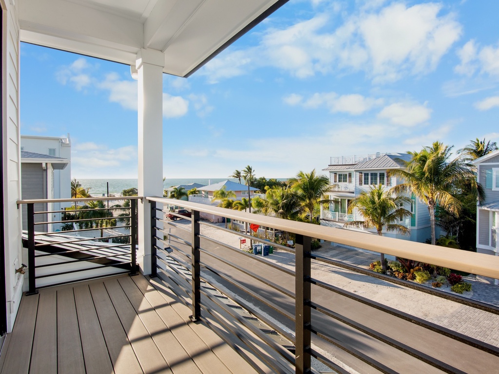Fifth Bedroom, Private Balcony