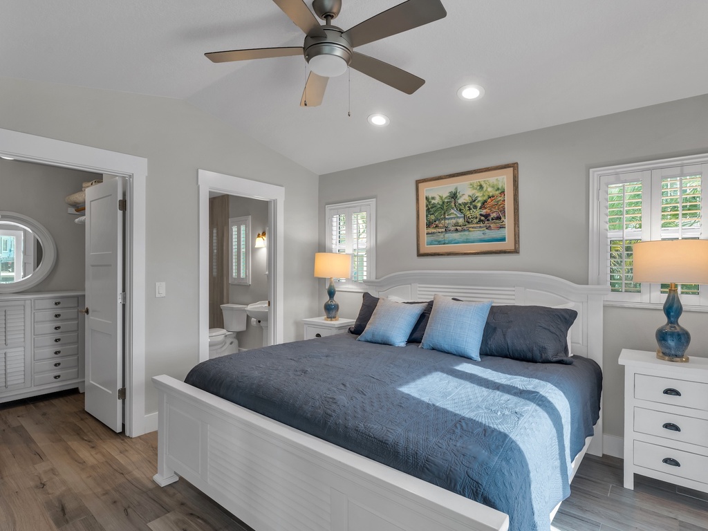 Second Bedroom, King bed