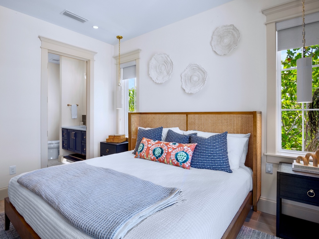 Second Bedroom, King