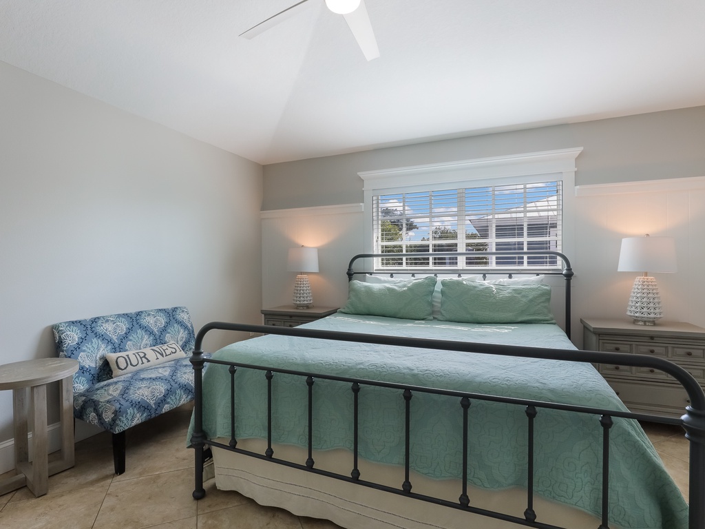 Fifth Bedroom (3rd Floor), King bed