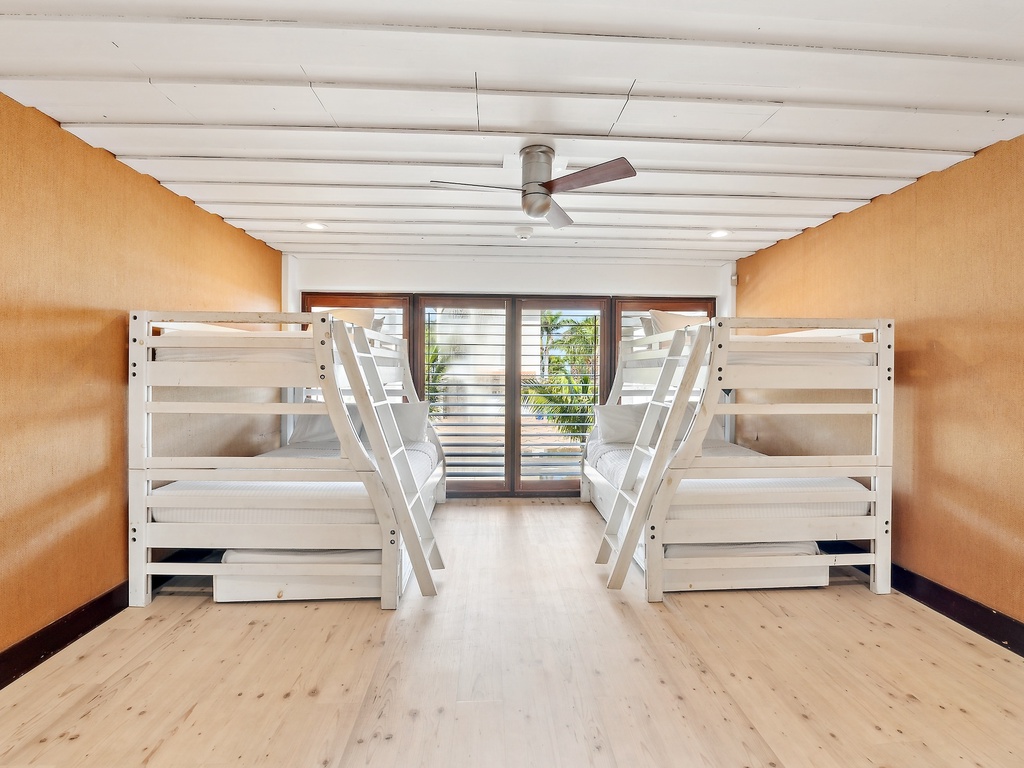 Seventh Bedroom, Twin/Full Bunk