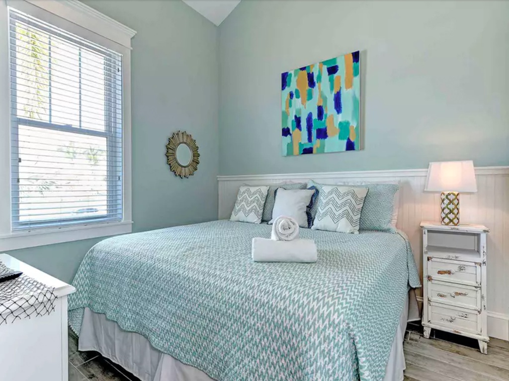 Second Bedroom - King