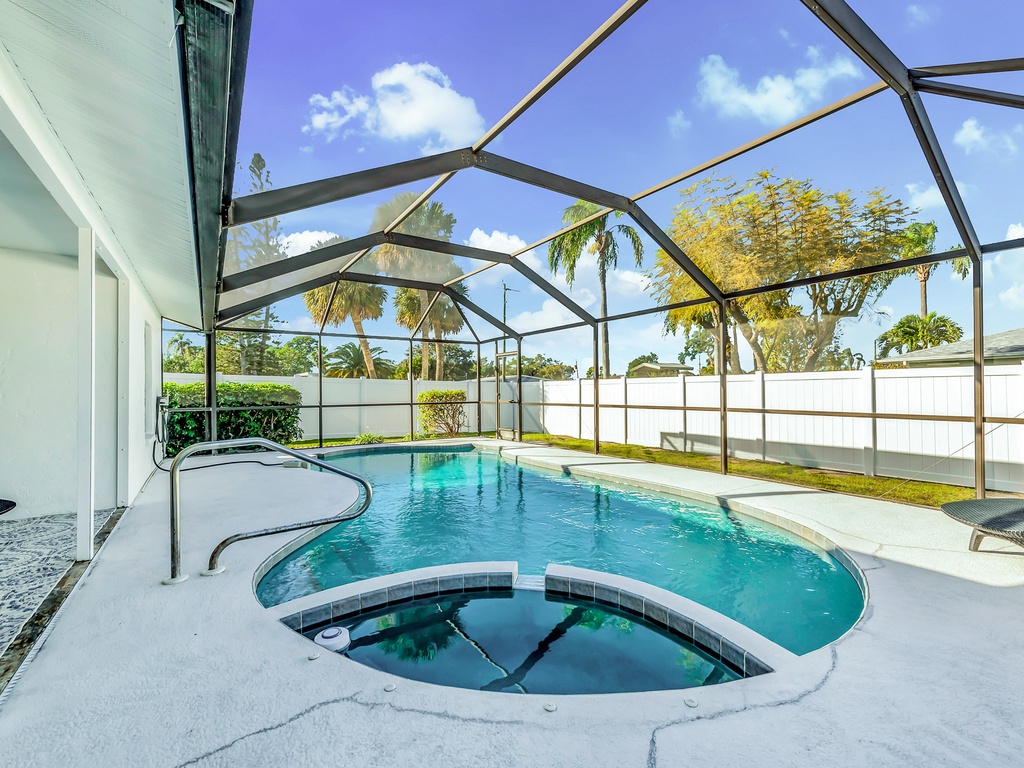 Private Pool and Spa