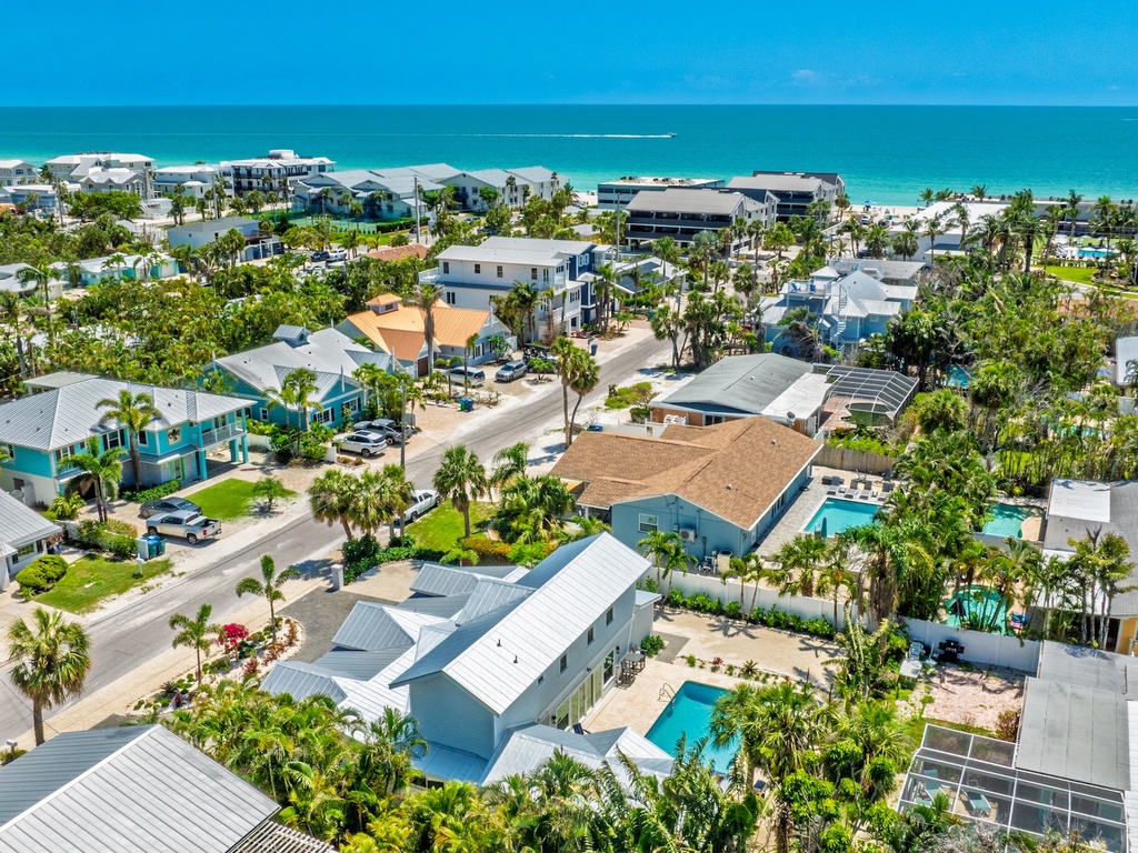 Area located near the beach (2)