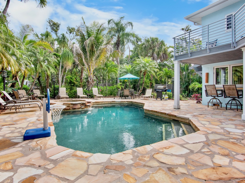 Private Pool with Sun Loungers