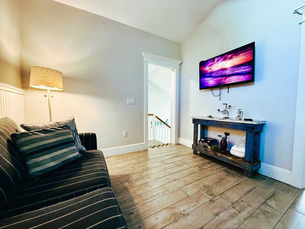 Loft Area Den with TV and Games