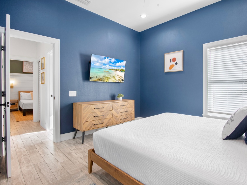 Third Bedroom (2nd floor), King bed