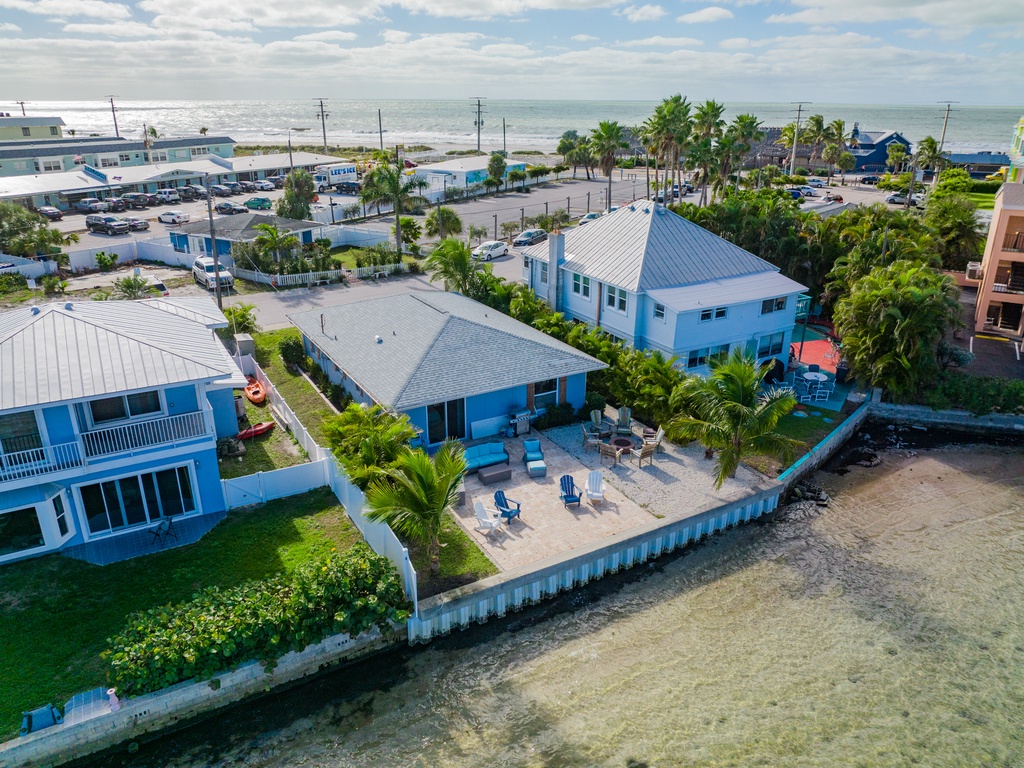 Bayfront, Close to Beach